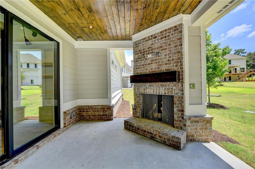 2587 Sunset Drive