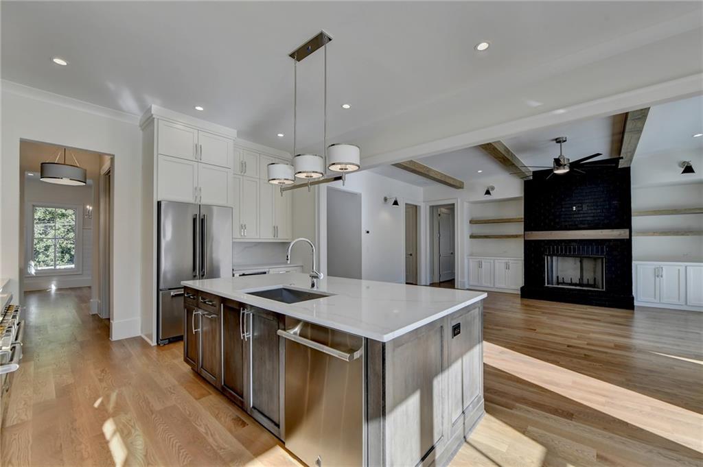 2595 Sunset Drive