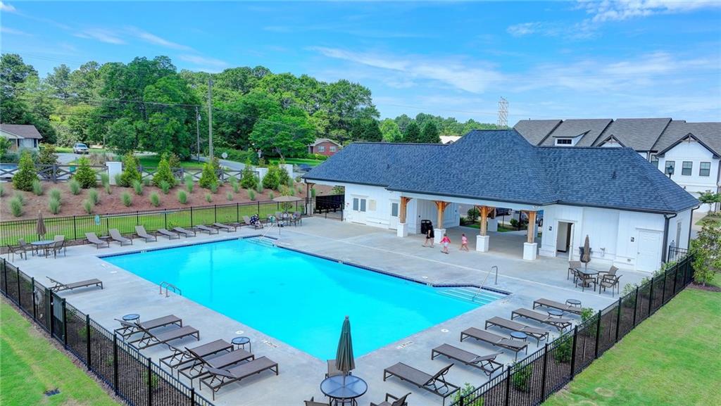 2465 Honey Way