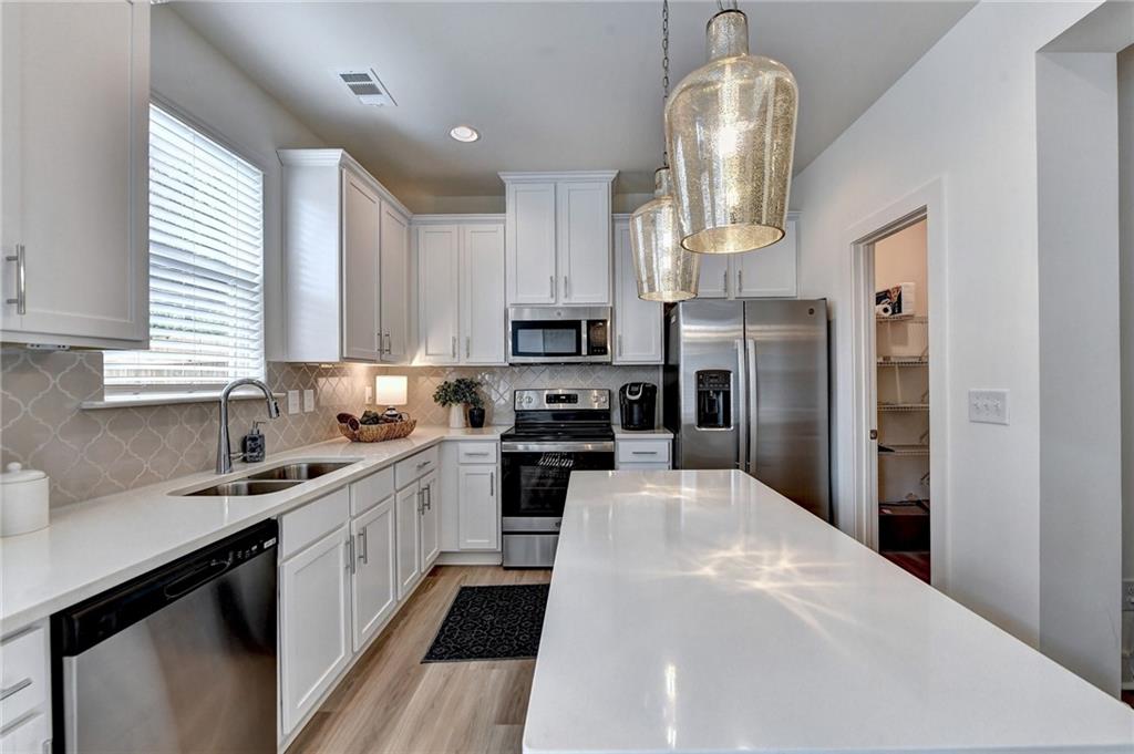 1610 Nancy Jo Lane