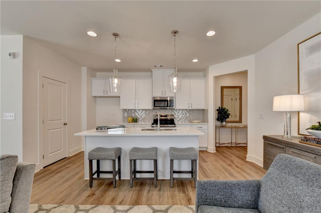 2466 Honey Way