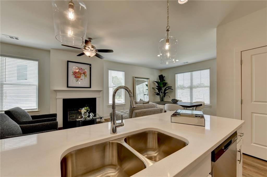 1589 Salem Dr 
